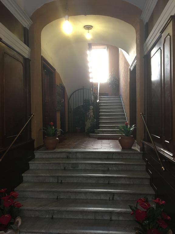 Delightful Apartment 100 Meters From The Colosseum Eksteriør billede